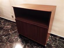 Mobile con due sportelli