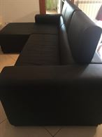 Divano letto di pelle, color nero, in buone condizioni - Anteprima 1