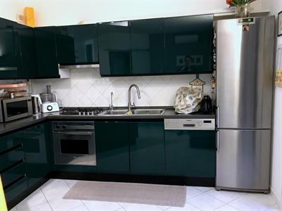 Cucina completa di elettrodomestici