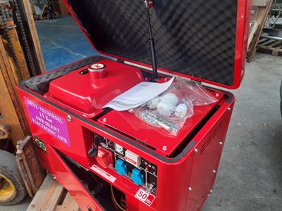 Generatore corrente nuovo diesel trifase 11 kw scontato 50%