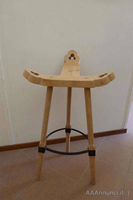 Sgabello alt. 78 cm, color nero, in legno massello