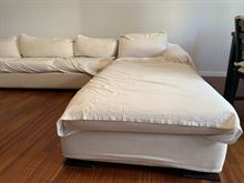 Divano tre posti + chaise loungue (da rifoderare)