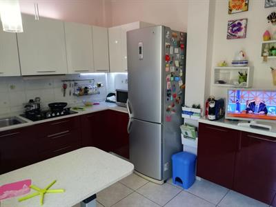 Cucina componibile con penisola