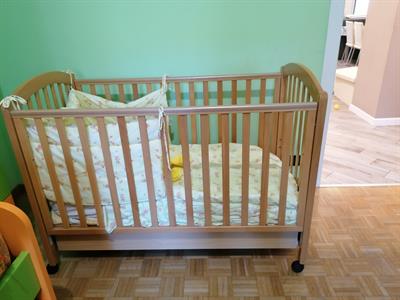 Lettino bimbi come nuovo da non comprare più niente, in legno - Anteprima 1