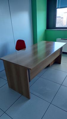 Scrivanie per ufficio, in legno, ottime condizioni - Foto 4