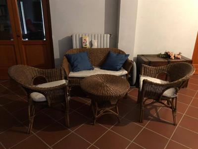 Set tavolo + sedie + divanetto