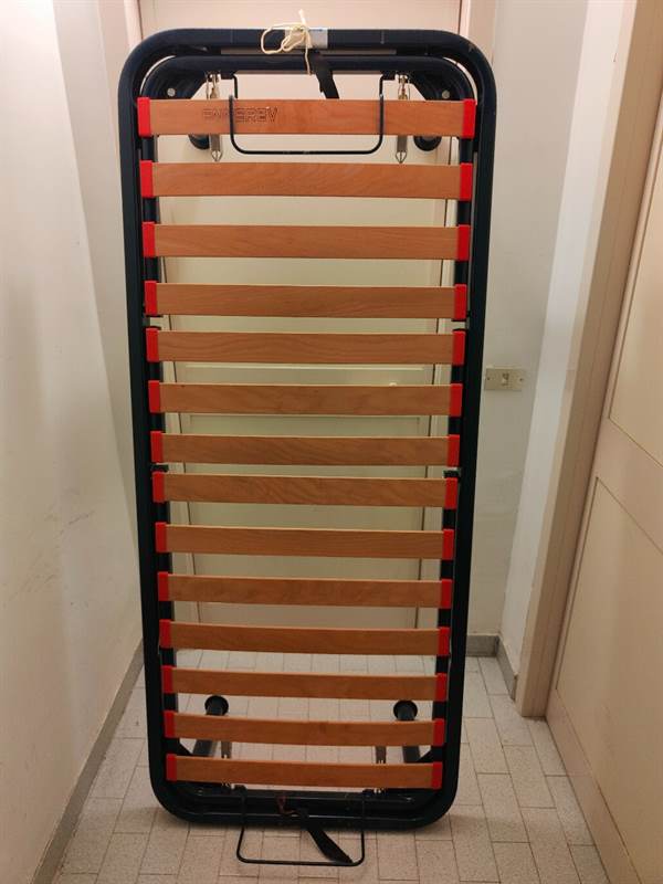 Reti letto, ottime condizioni - in vendita a Napoli