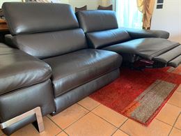 Divano reclinabile con sistema relax elettrico