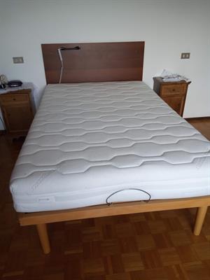 Letto con meccanismo elettrico