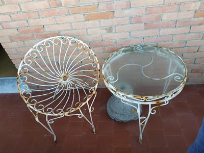 Set poltroncine e tavolo usati