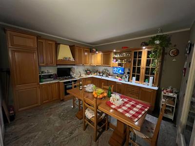 CUCINA IN ROVERE MASSICCIO