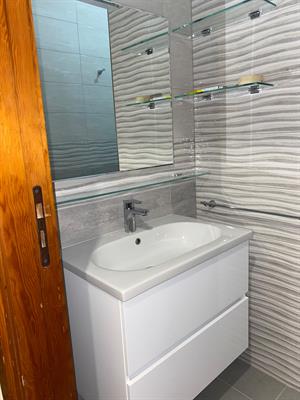 Mobile bagno e specchio