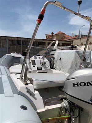 Gommone SACS con motore Honda 60cv più carrello