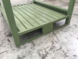 Foto 4 Pallet pedane in ferro usati a montati liberi impilabili