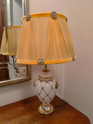 pregiata lampada da tavolo
