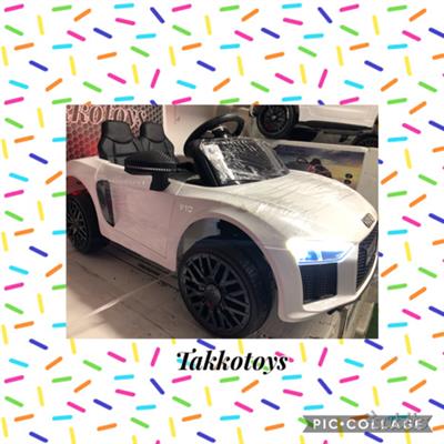 Auto macchina elettrica R8 power bianco, marca takkotoys, colore Nera - Anteprima 1