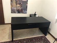 Scrivania con piano estraibile