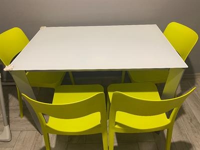 Tavolo cucina con sedie
