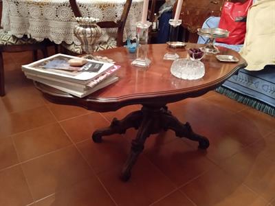 Tavolino ovale soggiorno