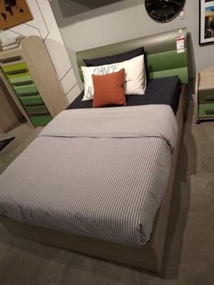 Letto come nuovo 1 piazza e mezza con contenitore idraulico, mai usati - Foto 4