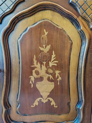 Mobile in legno stile classico con ante intarsiate - Foto 4