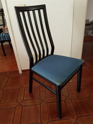 Sedie laccate in nero, in legno - Anteprima 1