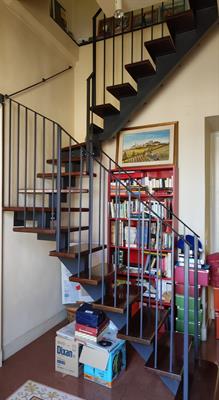Scala in iroko, colore doussiè chiaro con ringhiera grigio, ottimo stato - Foto 3