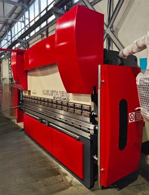 Piegatrici syncrho 3000 x130 ton