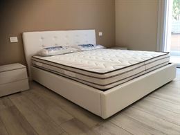 Nuovi. Letto matrimoniale contenitore + Materassi + Cuscini