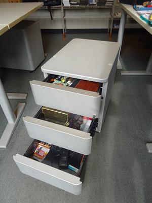Cassettiera in metallo con rotelle e chiave - Foto 3