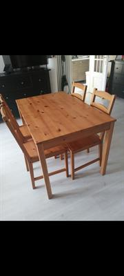Set tavolo con 4 sedie