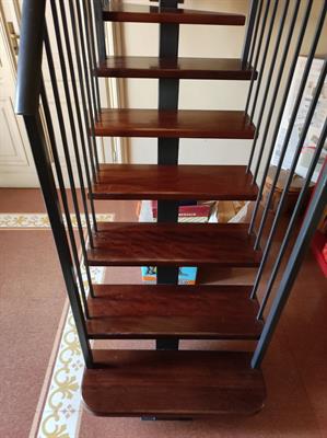 Scala in iroko, colore doussiè chiaro con ringhiera grigio, ottimo stato - Foto 6