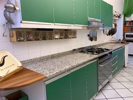 Cucina completa di elettrodomestici