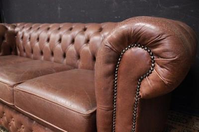 Divano Chesterfield club 3 posti in pelle marrone chiaro - Foto 5