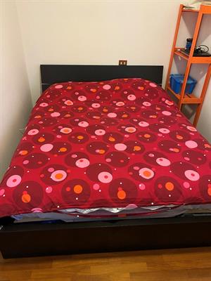 Letto colore marrone