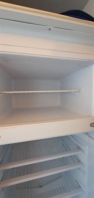 Frigo d'incasso Indesit usato