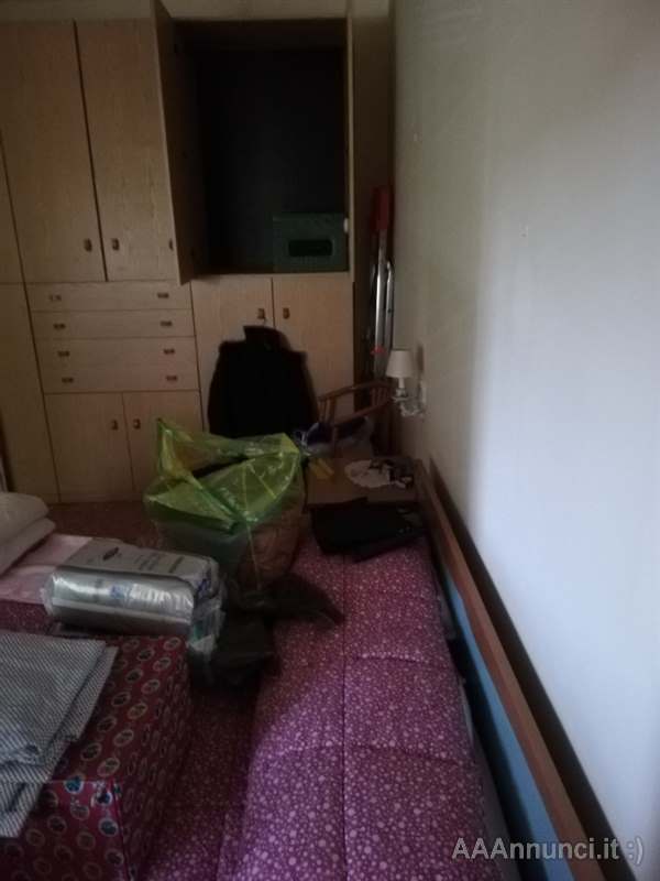 Camera da letto completa, come nuova