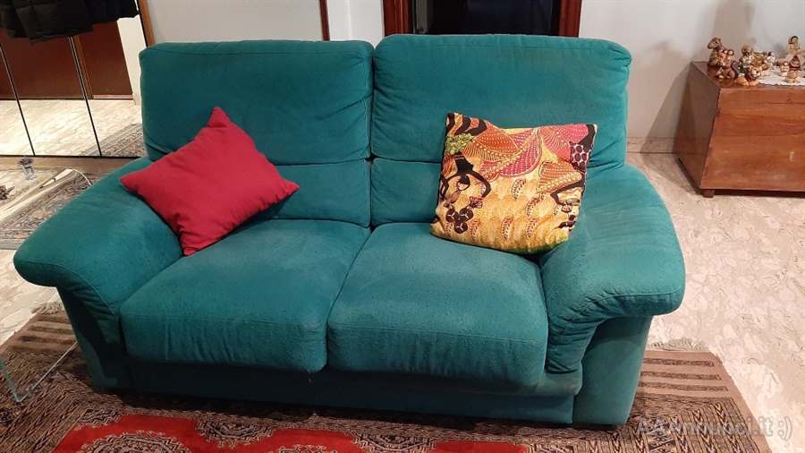 Divani in alcantara 2 e 3 posti, colore verde