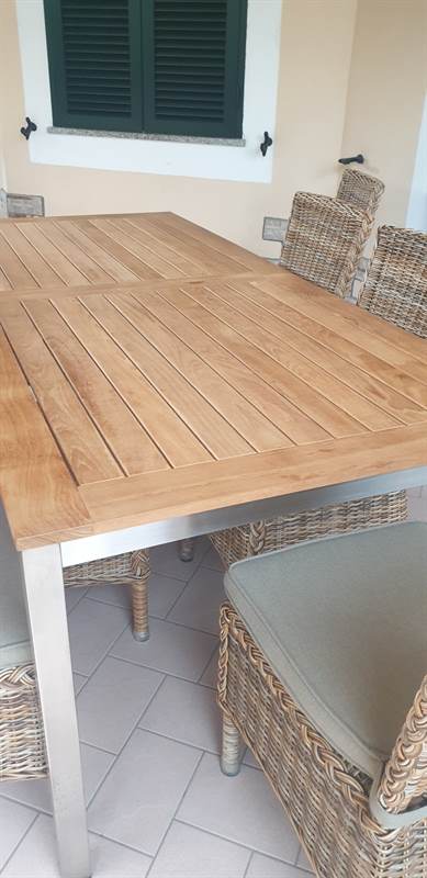 Tavolo in alluminio e teak, come nuovo