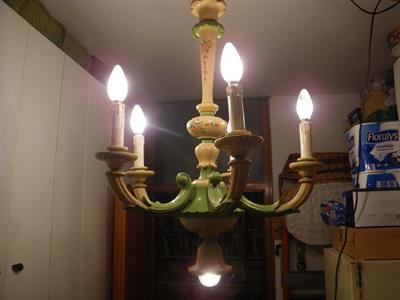 Lampadario a bracci in legno