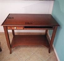 Scrivania in legno