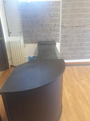 Arredamento Negozio Abbigliamento, come nuovo, in legno - Foto 4