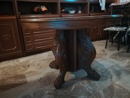 Tavolo rotondo in legno
