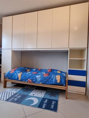 Cameretta armadio a ponte, color crema, in legno - Anteprima 1
