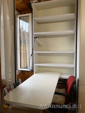Scrivania e libreria