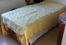 Letto singolo in legno,