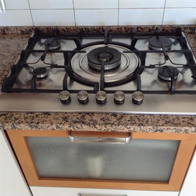Cucina con piano in granito sardo rosa, in ottime condizioni - Foto 4