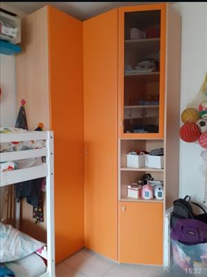 Armadio angolare con cabina armadio