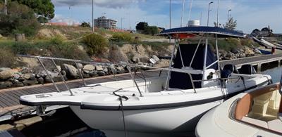 Boston Whaler 26 Outrage - Anteprima 1