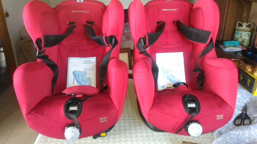 Due seggiolini auto Bebè Confort modello Iseos Isofix